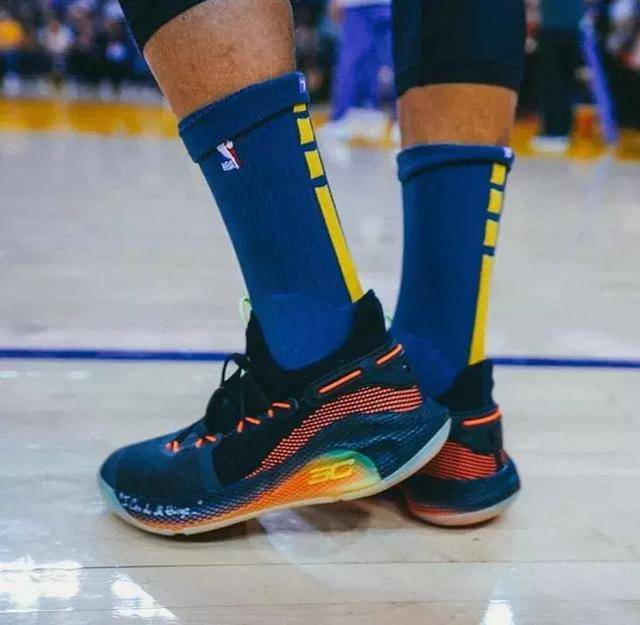 融入巴塞罗那，拉什福德参观巴萨基金会项目与孩子们互动（走进巴塞罗那：拉什福德探访巴萨基金会，与孩子们互动）