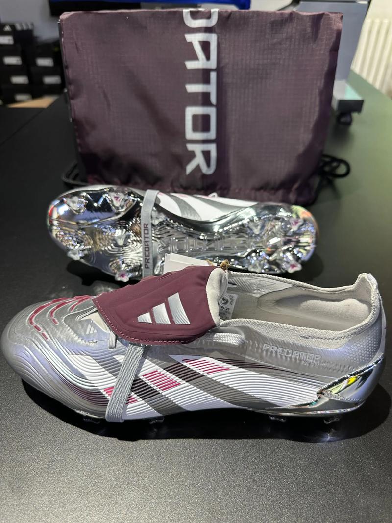 詹姆斯关键篮板抢断助球队逆转