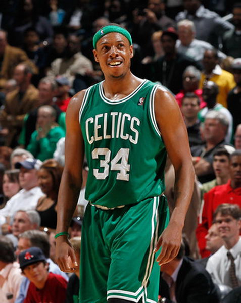 萨里：建议把VAR设备放的离替补席远一点，裁判需要冷静判断（萨里呼吁将VAR设备远离替补席，利于裁判冷静判罚）