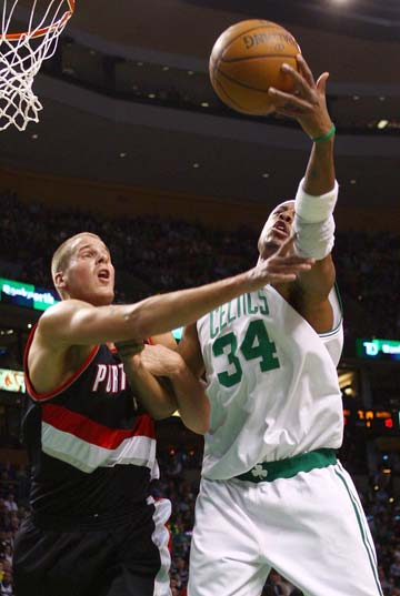 迪奥曼德：我们了解拜仁的实力，通过定位球丢分确实令人遗憾（迪奥曼德：深知拜仁实力强劲，因定位球失分令人遗憾）