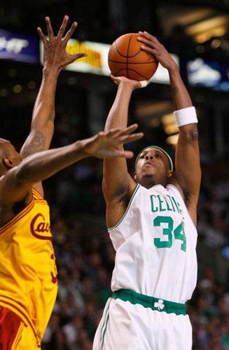 早报：拥有地表最强人类的从容感……怎么，你们没有吗？（早报：地表最强在阵，气定神闲——你们没有吗？）